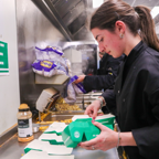 Afbeelding: Frituurmedewerker FC Groningen