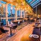 Afbeelding: Medewerker bediening Villa Tapas