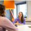 recruiter 365werk aan het schrijven tijdens meeting