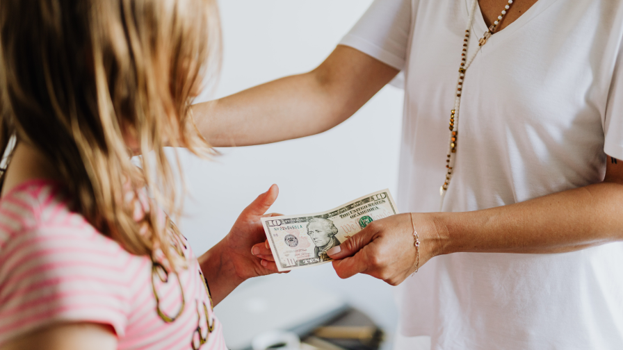 dollar biljet overhandigen