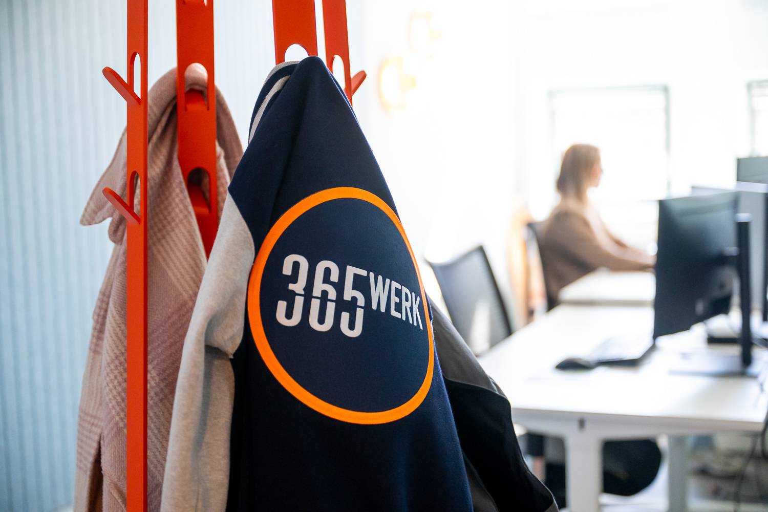 365Werk baseball jack op kapstok