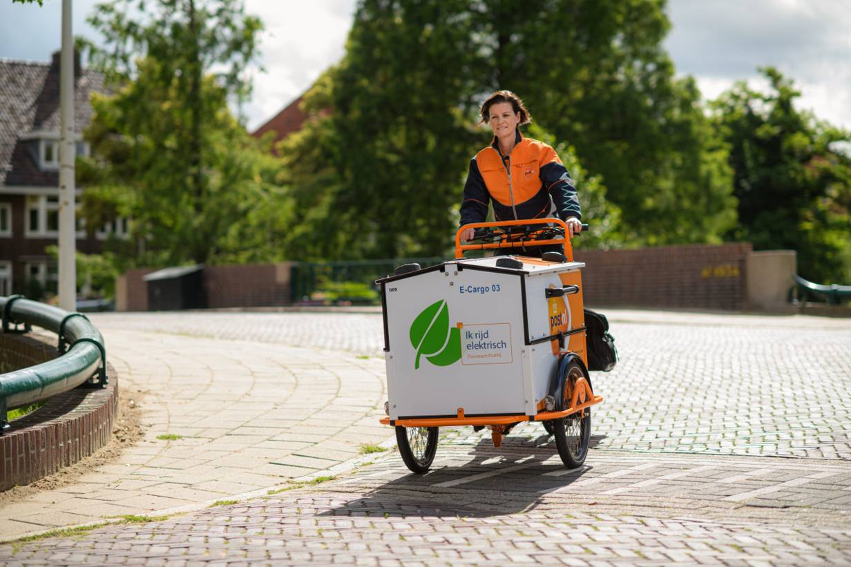 POSTNL bakfiets postbezorger