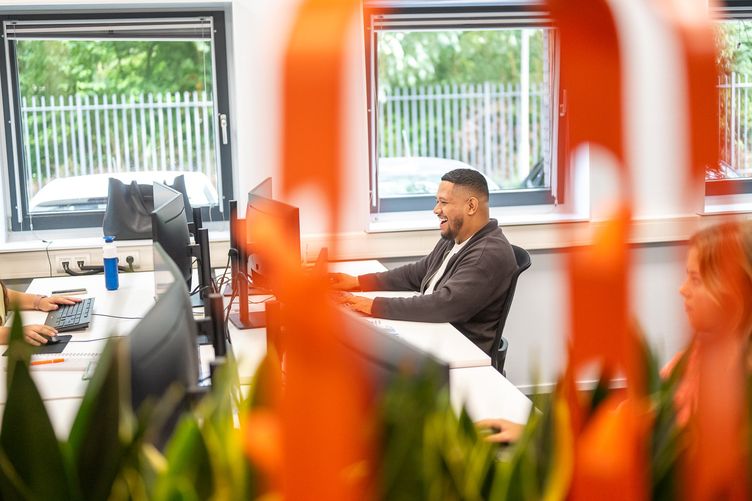 Afbeelding Wat is het verschil tussen primaire en secundaire arbeidsvoorwaarden?