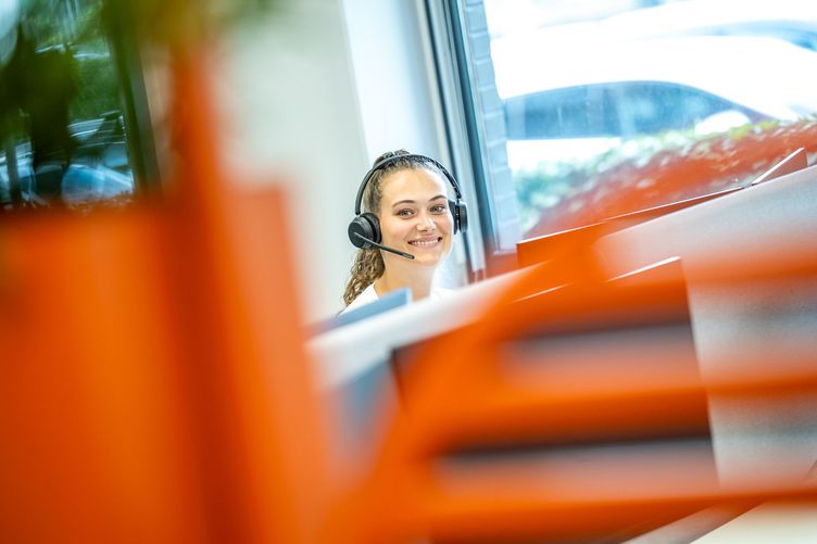 Afbeelding Krijg jij doorbetaald op feestdagen? Alles over feestdagvergoeding