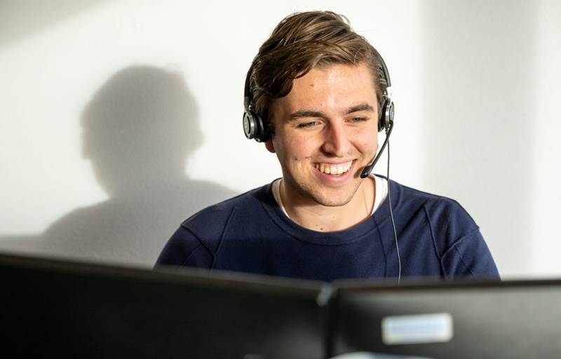 Callcenter medewerker in de zakelijke dienstverlening